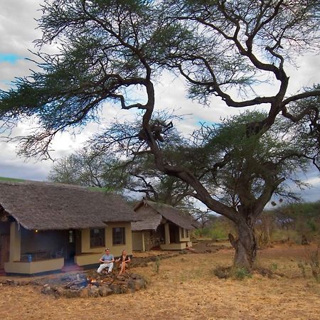 Severin Safari Camp Tsavo West Nationaal Park Buitenkant foto