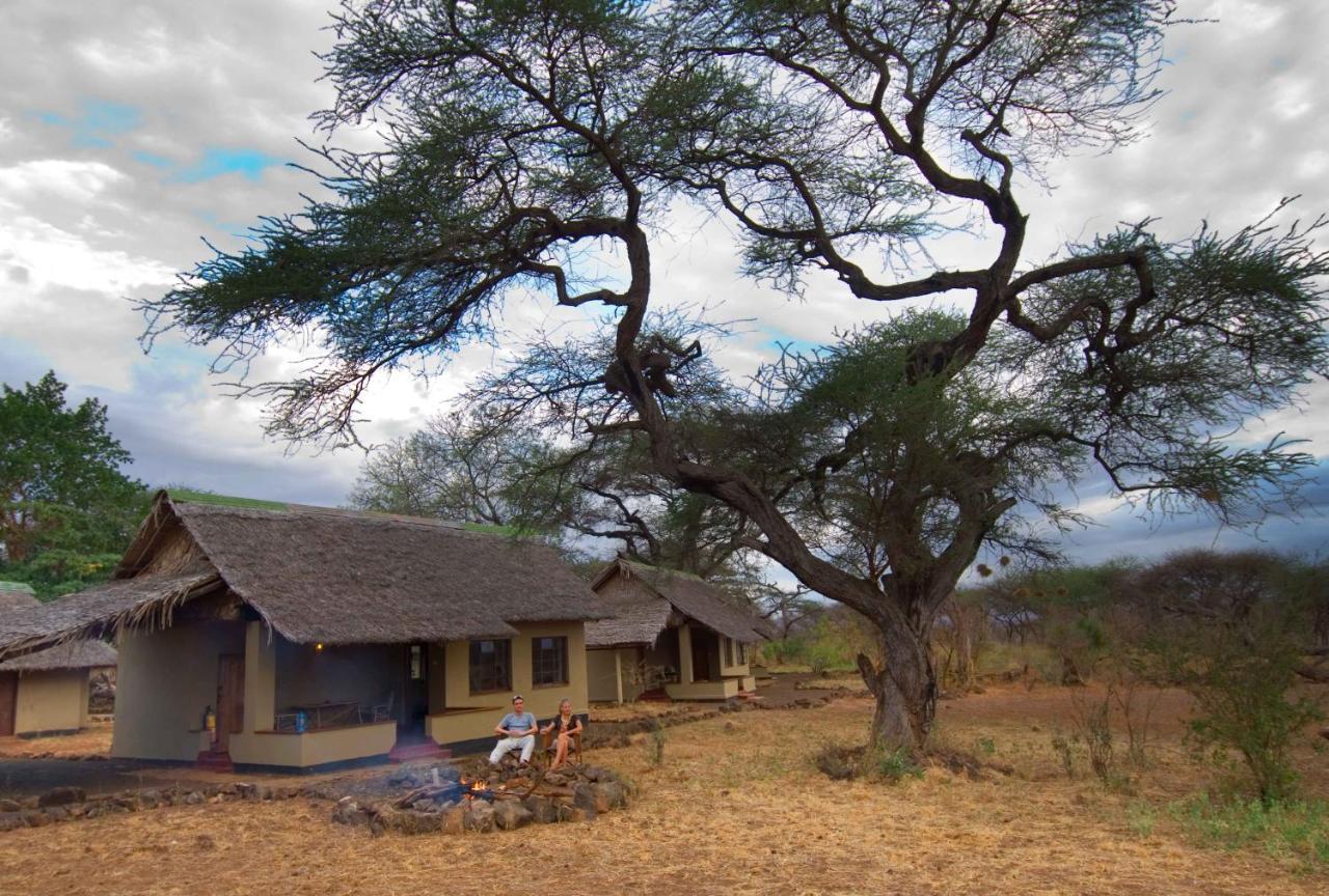 Severin Safari Camp Tsavo West Nationaal Park Buitenkant foto