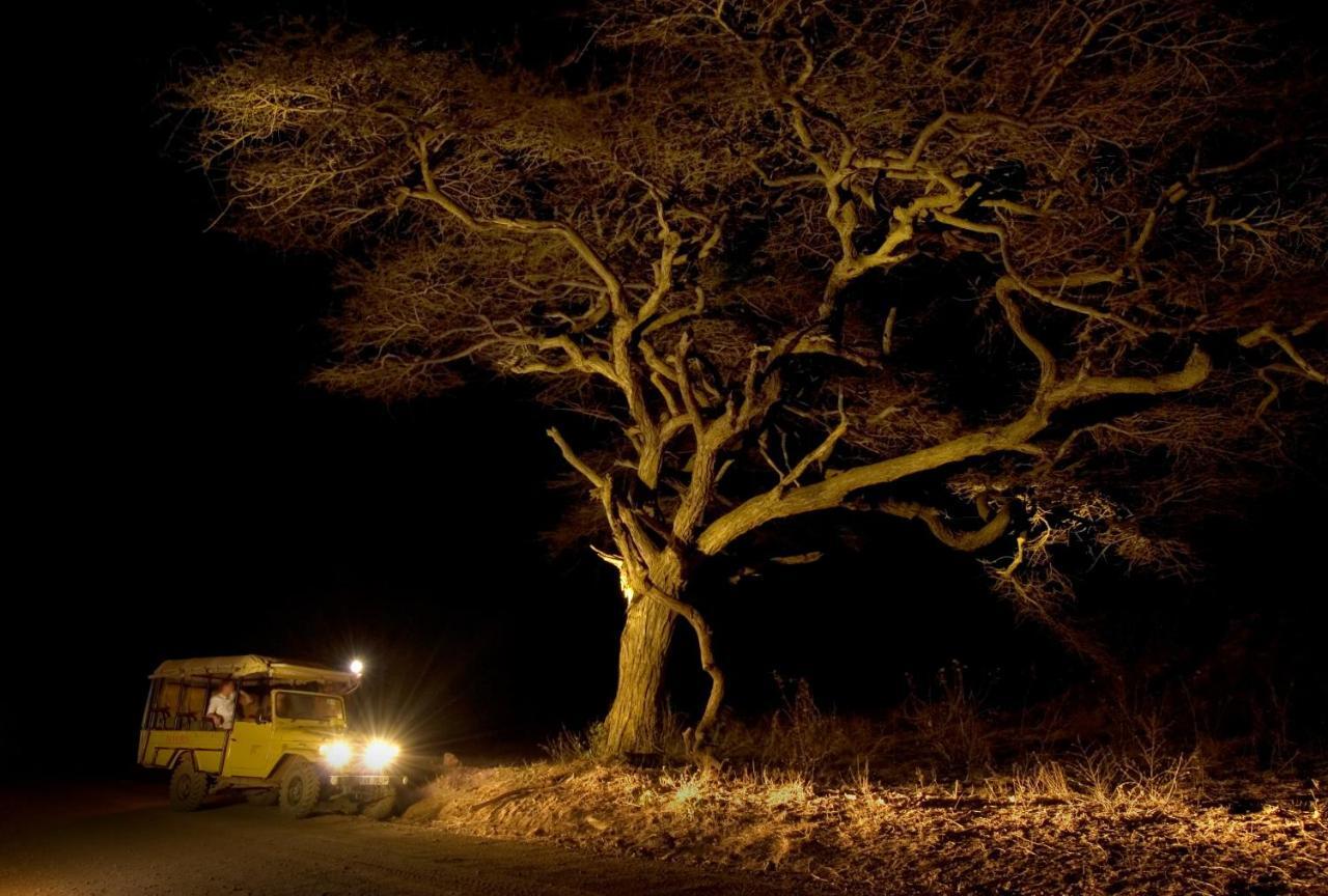 Severin Safari Camp Tsavo West Nationaal Park Buitenkant foto